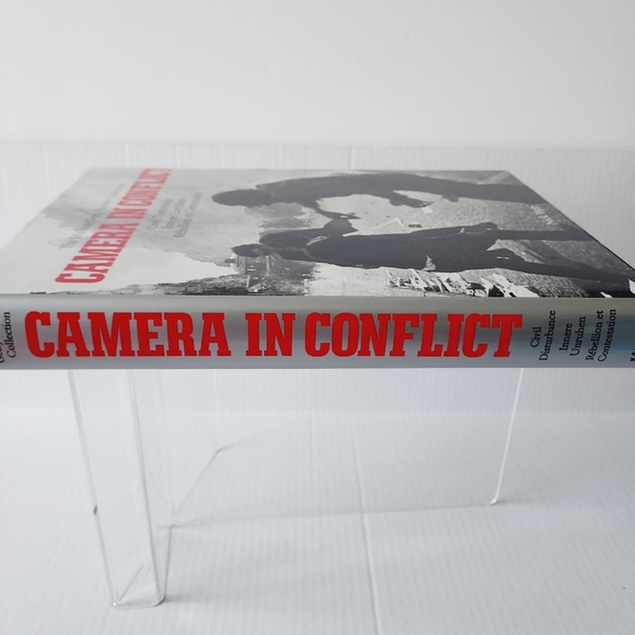 •Camera in Conflict - The Hulton Getty Picture Collection by Nick Yapp - Picture 4 of 12